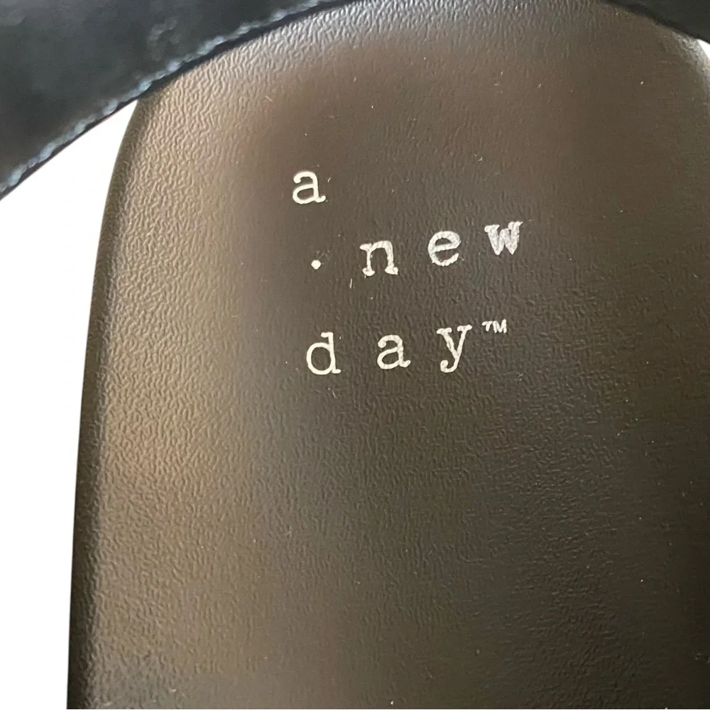A New Day Black Jonie Sandals with Arch Support | New in Box | 8.5